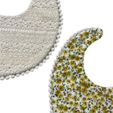 Babero Encaje Beige y Flores Amarillo