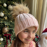 Gorro con Pompon de Pelo de Mapache Rosa