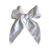 Moño Grande de Terciopelo Blanco