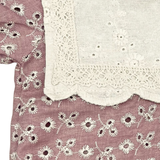 Ranita Rosa con Flores Bordadas
