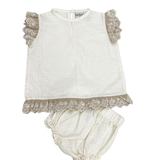 Jesusin Beige con Olan Bordado