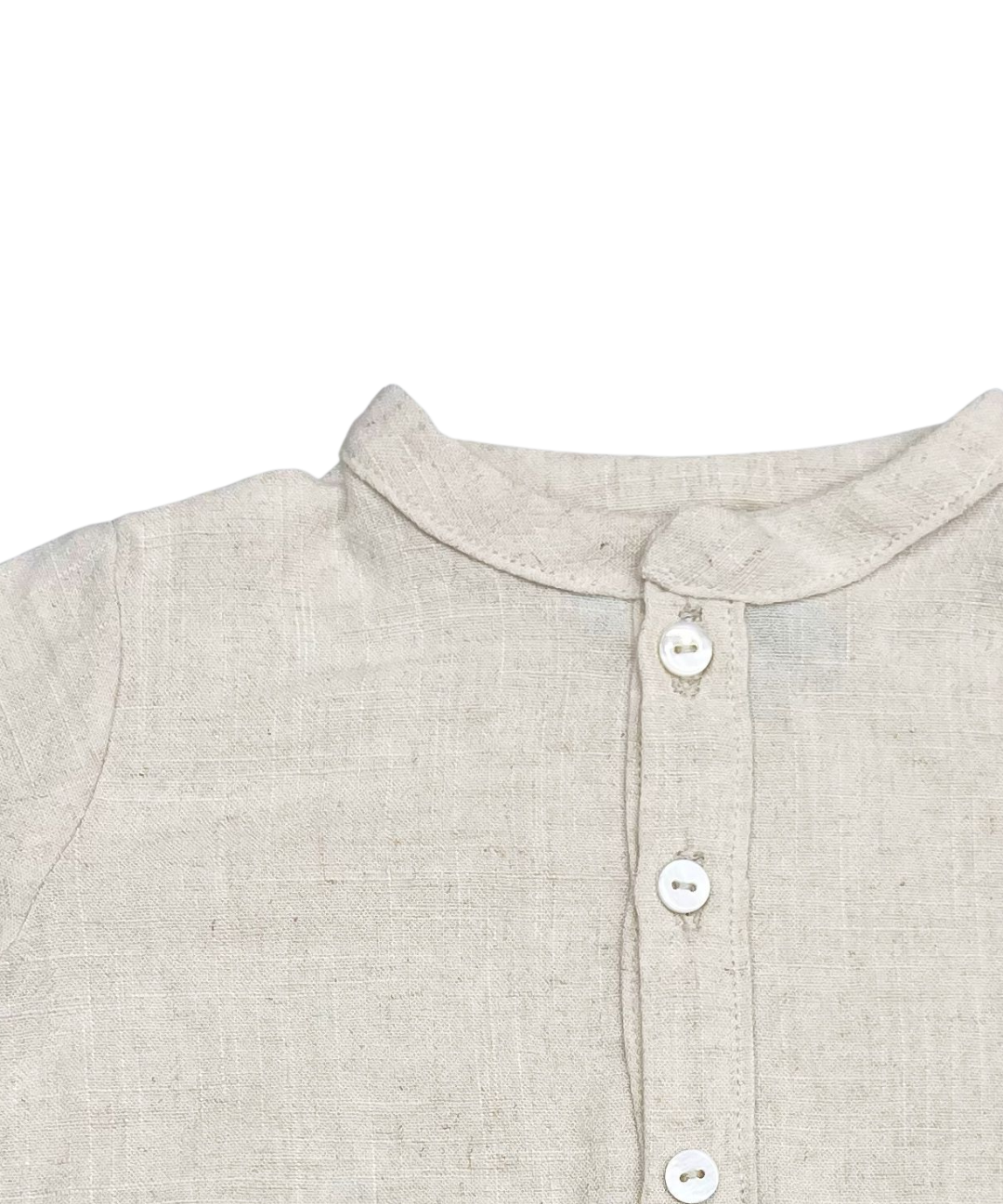 Camisa Beige Manga Corta con Tres Botones