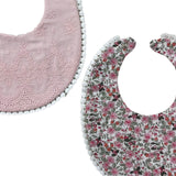 Babero Reversible Rosa con Encaje y Flores